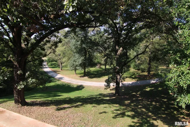 $279,000 | 5 East Timberline Drive, Blue Grass, IA 52726