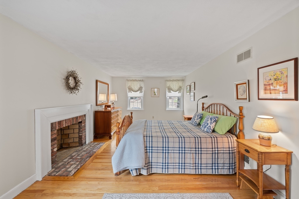 12 Red Coat Road Shrewsbury, MA 01545 - Photo 22 of 42 Gallery Image 22
