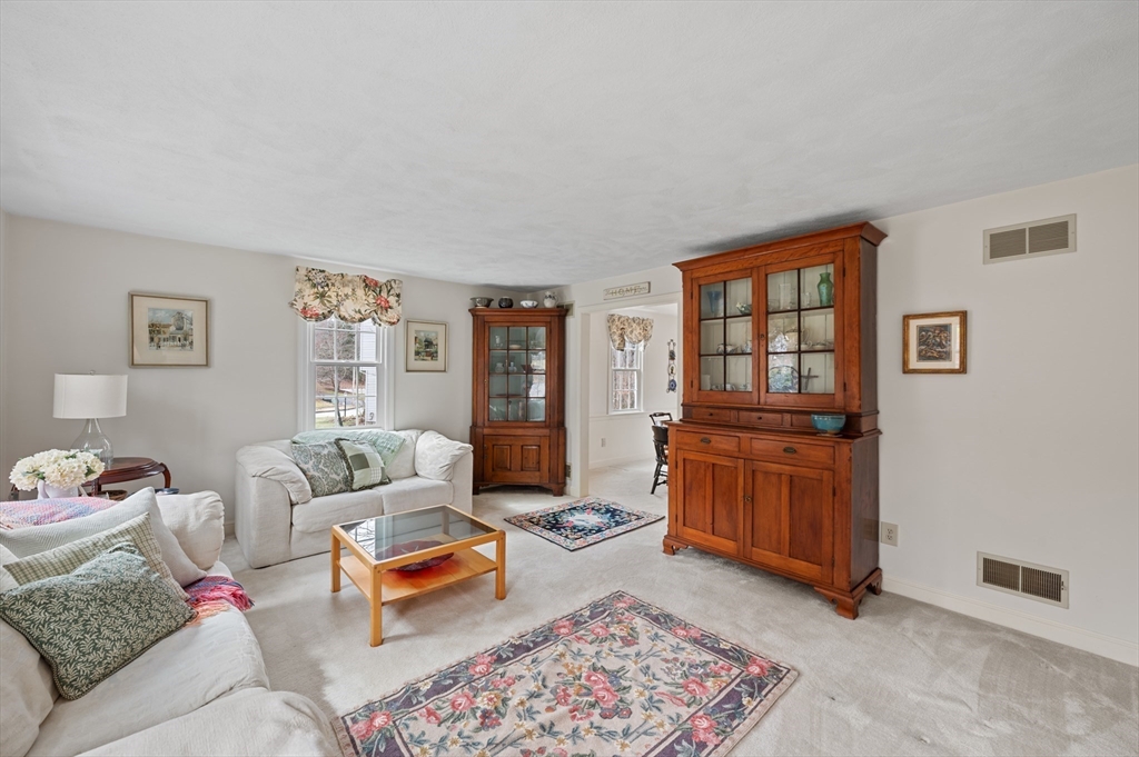 12 Red Coat Road Shrewsbury, MA 01545 - Photo 5 of 42 Gallery Image 5