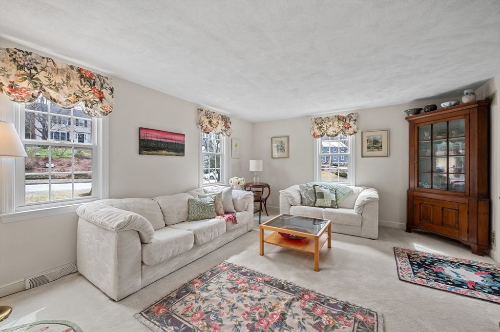 12 Red Coat Road Shrewsbury, MA 01545 - Photo 6 of 42 Gallery Image 6