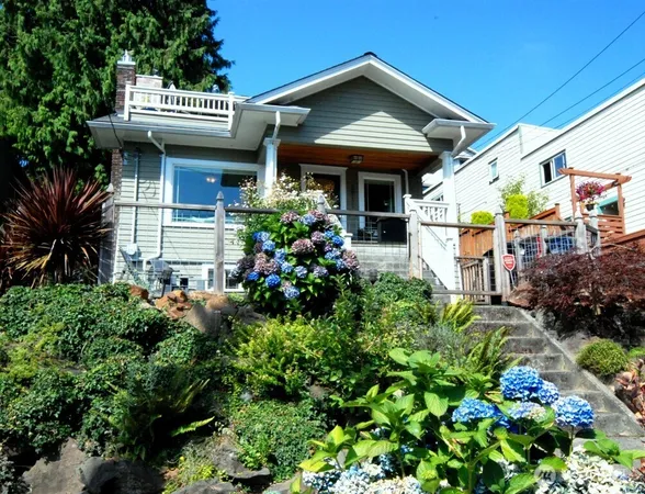$5,050 | 3911 1st Avenue Northeast, Seattle, WA 98105