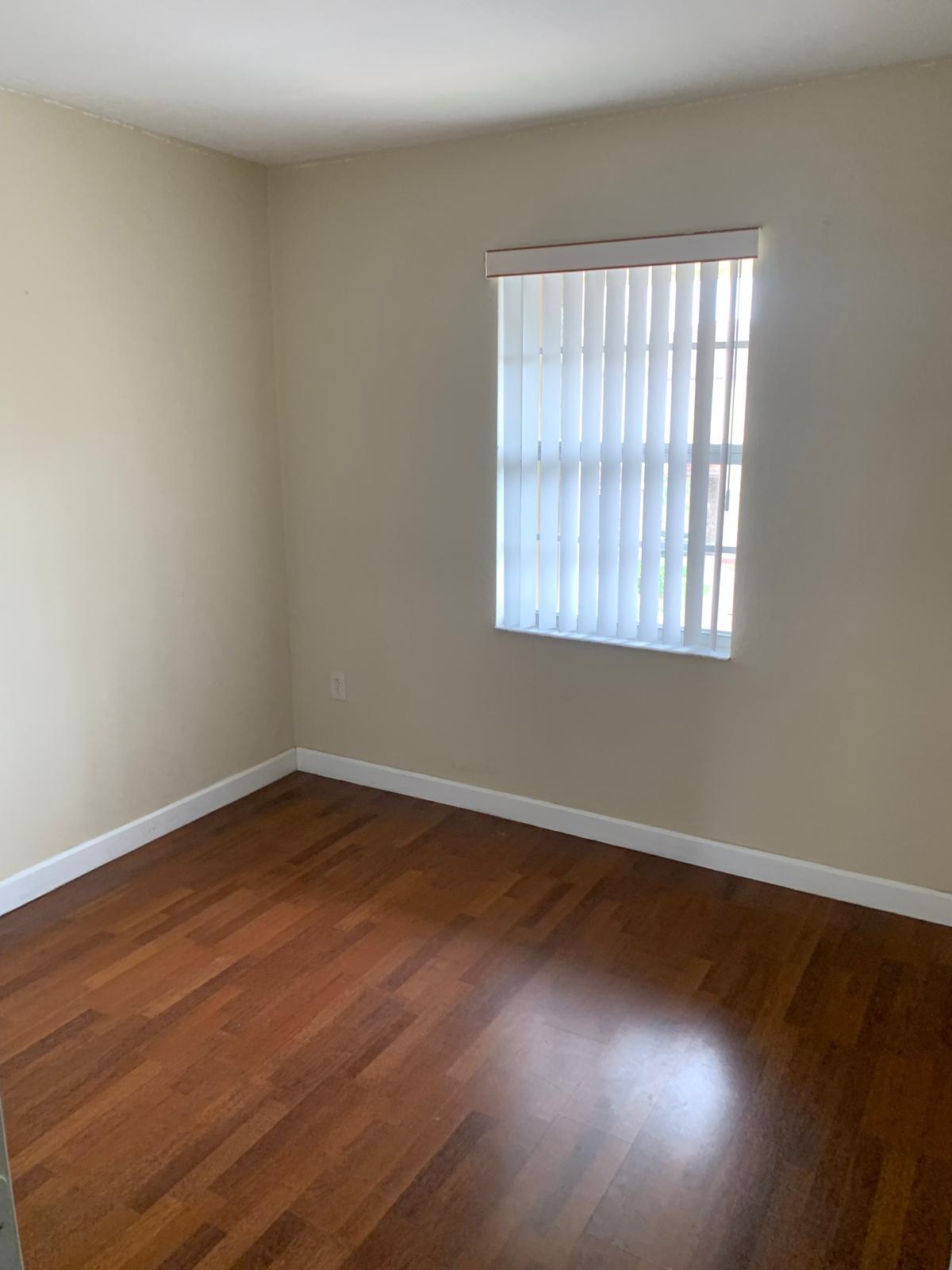 1570 Northeast 33rd Road, Unit 201 Homestead, FL 33033 - Photo 23 of 32 3