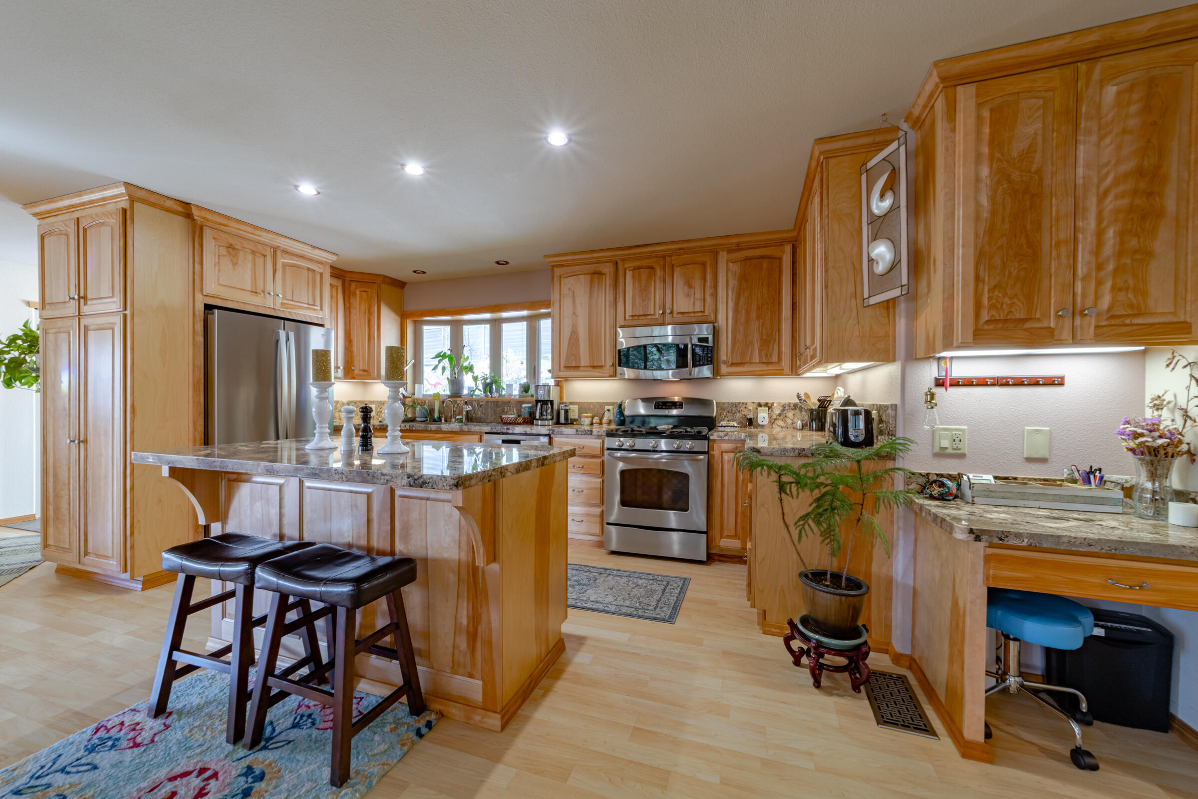 2375 Salmon Creek Road Miranda, CA 95553 - Photo 8 of 37