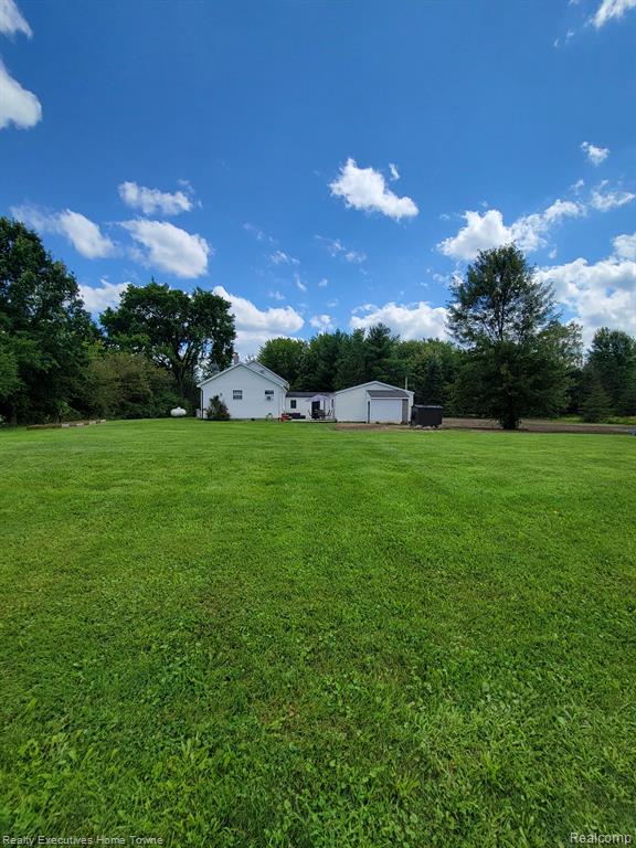 11004 Bryce Road Emmett, MI 48022 - Photo 4 of 36 Gallery Image 4