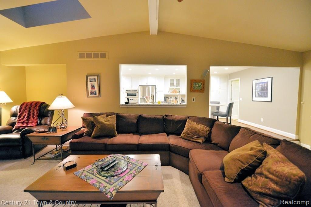 372 Shellbourne Drive Rochester Hills, MI 48309 - Photo 18 of 45