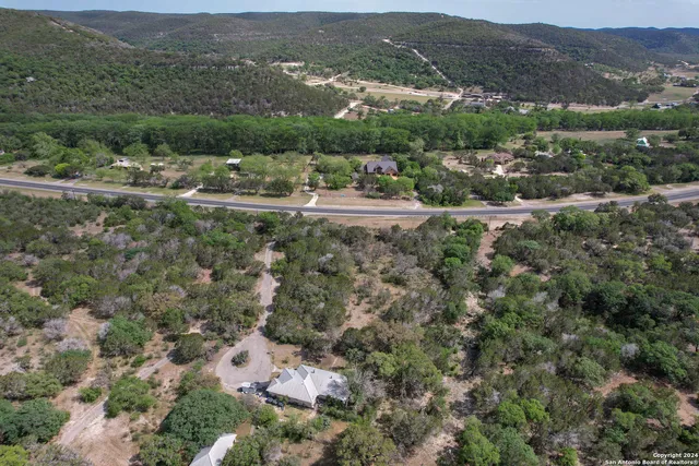 $1,000,000 | 6501 Highway 83, Leakey, TX 78873