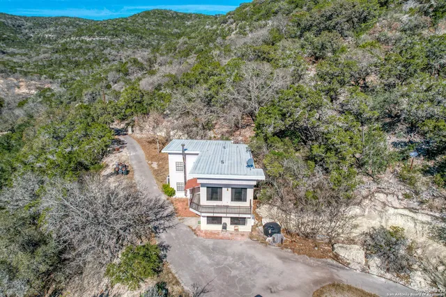 $1,000,000 | 6501 Highway 83, Leakey, TX 78873