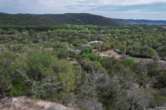 $1,000,000 | 6501 Highway 83, Leakey, TX 78873