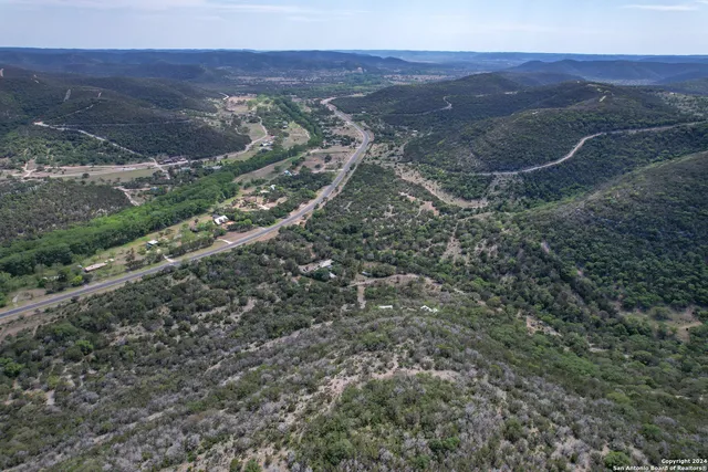 $1,000,000 | 6501 Highway 83, Leakey, TX 78873