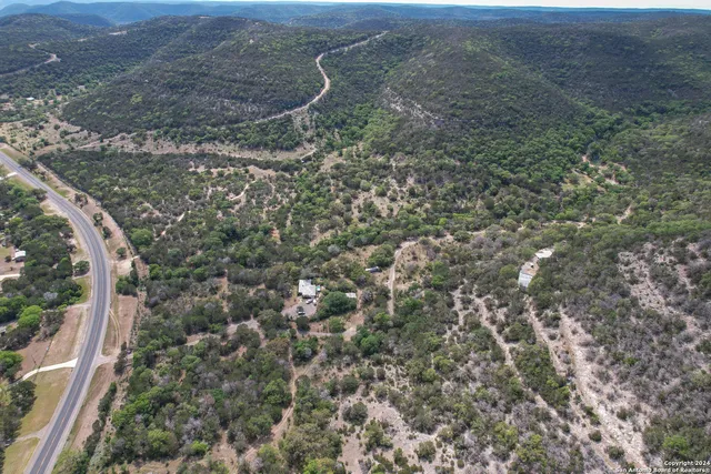 $1,000,000 | 6501 Highway 83, Leakey, TX 78873