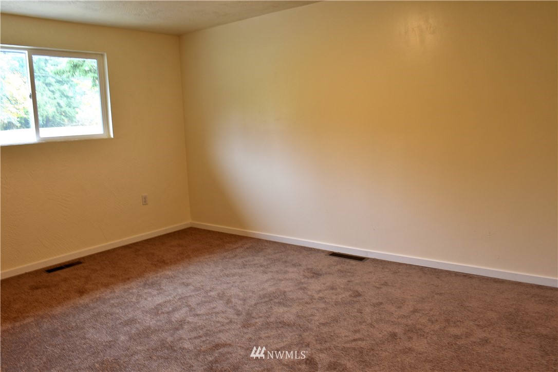 2905 Lilly Road Northeast Olympia, WA 98506 - Photo 8 of 20 Gallery Image 8