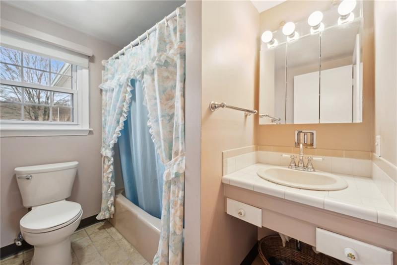 194 Flowers Road New Alexandria, PA 15670 - Photo 18 of 35 Gallery Image 18