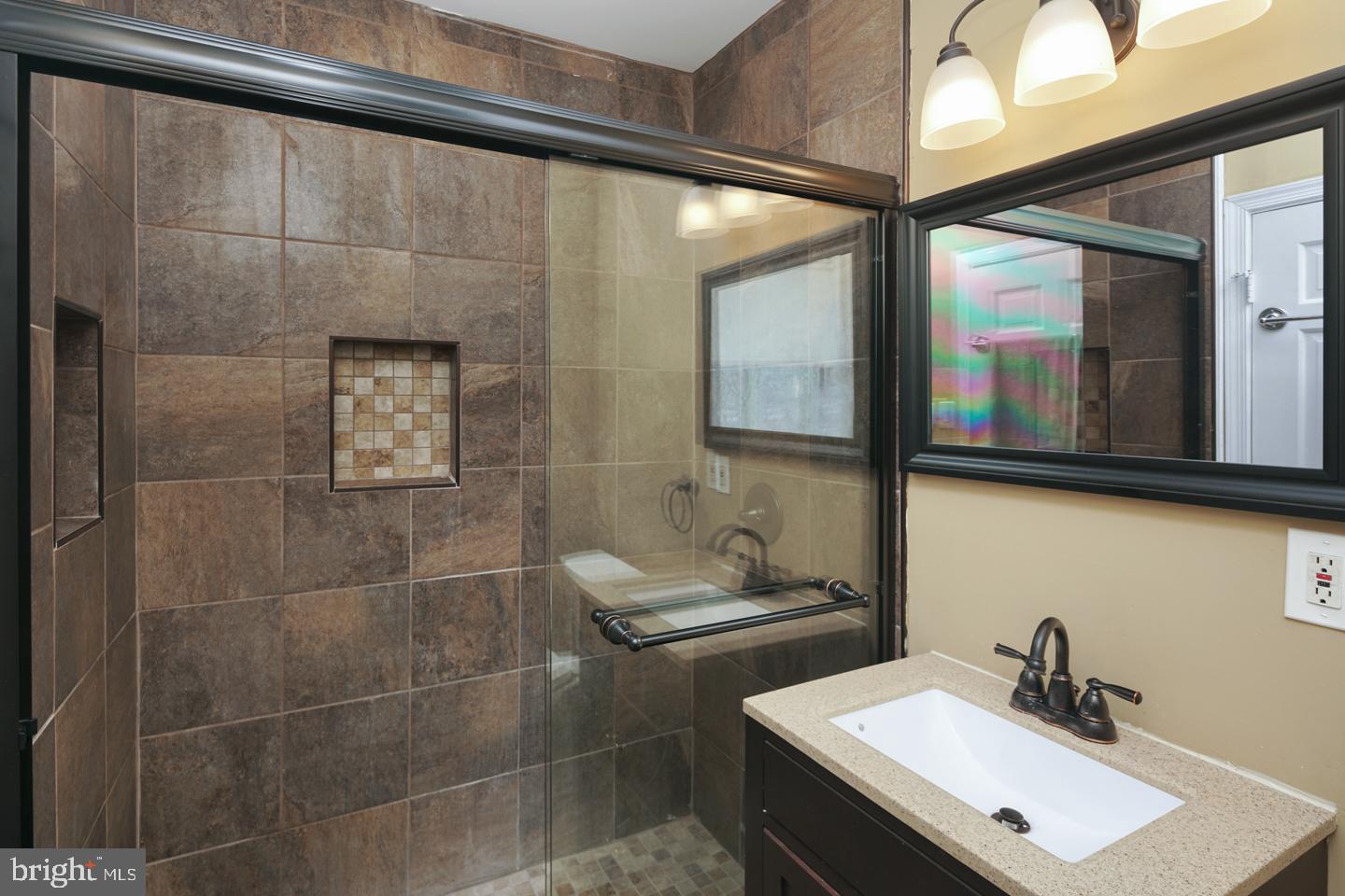 915 Monroeville Road Mullica Hill, NJ 08062 - Photo 6 of 35 Master Bath