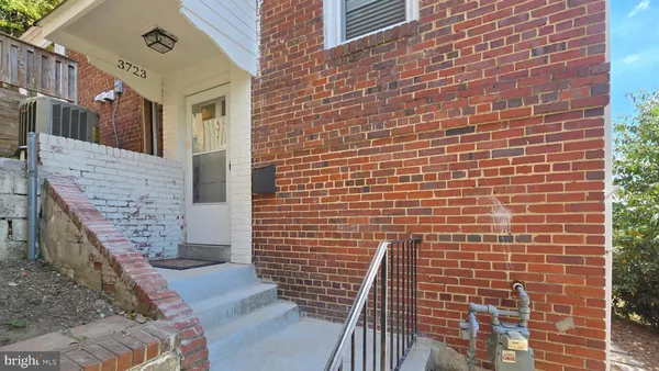 $579,000 | 3723 South Kemper Road, Arlington, VA 22206