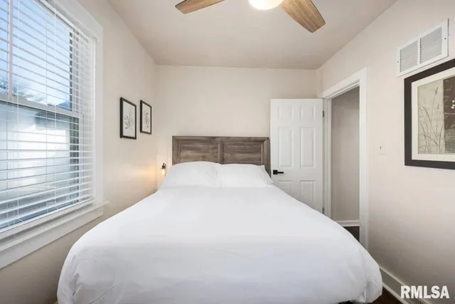 $200,000 | 513 East Moneta Avenue, Peoria Heights, IL 61616