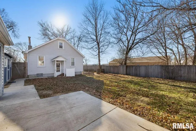 $200,000 | 513 East Moneta Avenue, Peoria Heights, IL 61616