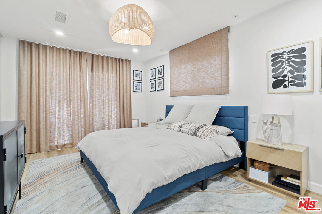 11038 Blix Street North Hollywood, CA 91602 - Photo 11 of 35