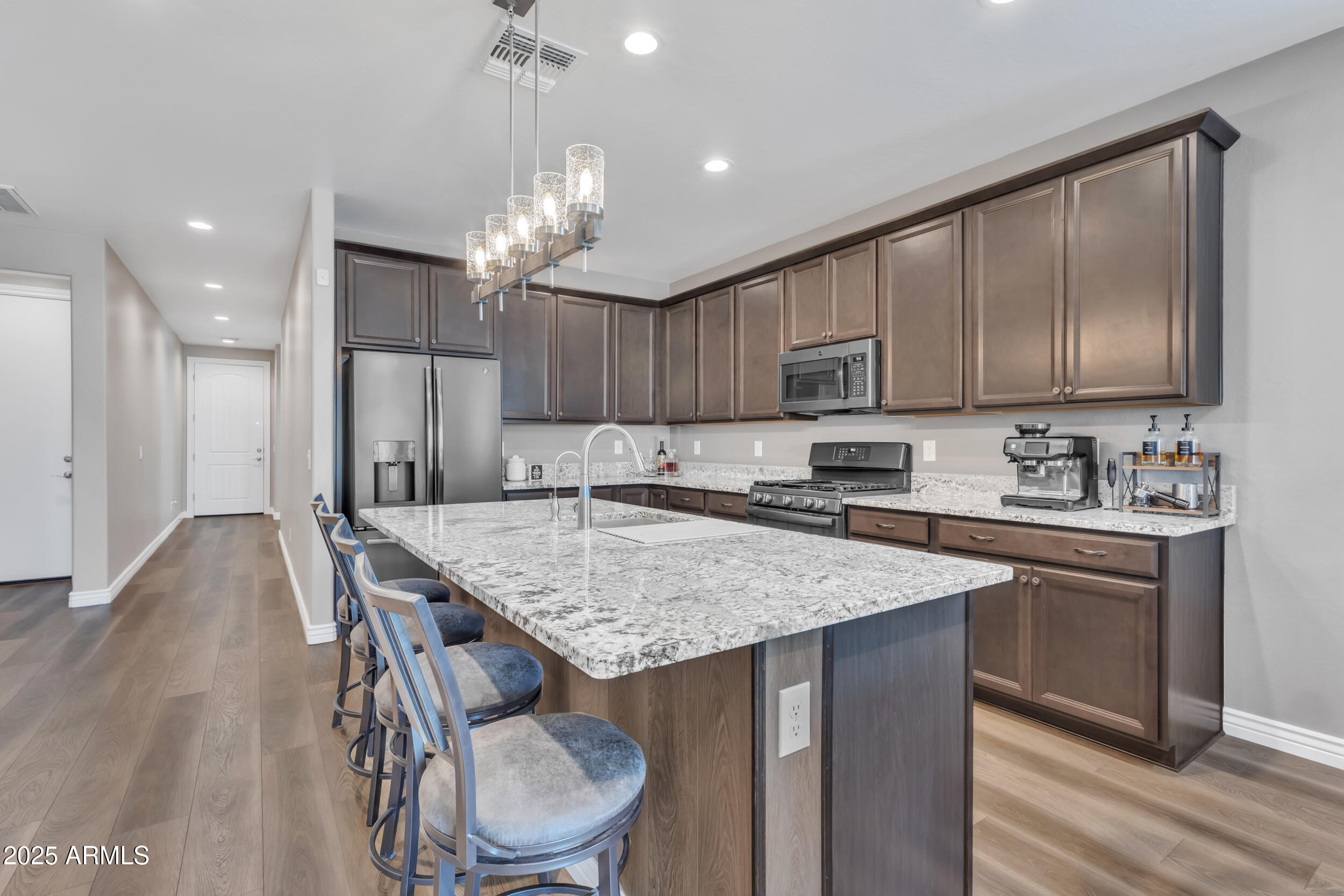 40550 West Agave Road Maricopa, AZ 85138 - Photo 5 of 37 Lux Cabinets & Counters