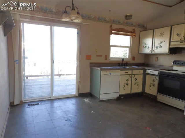 $301,000 | 700 Autumn Place, Fountain, CO 80817