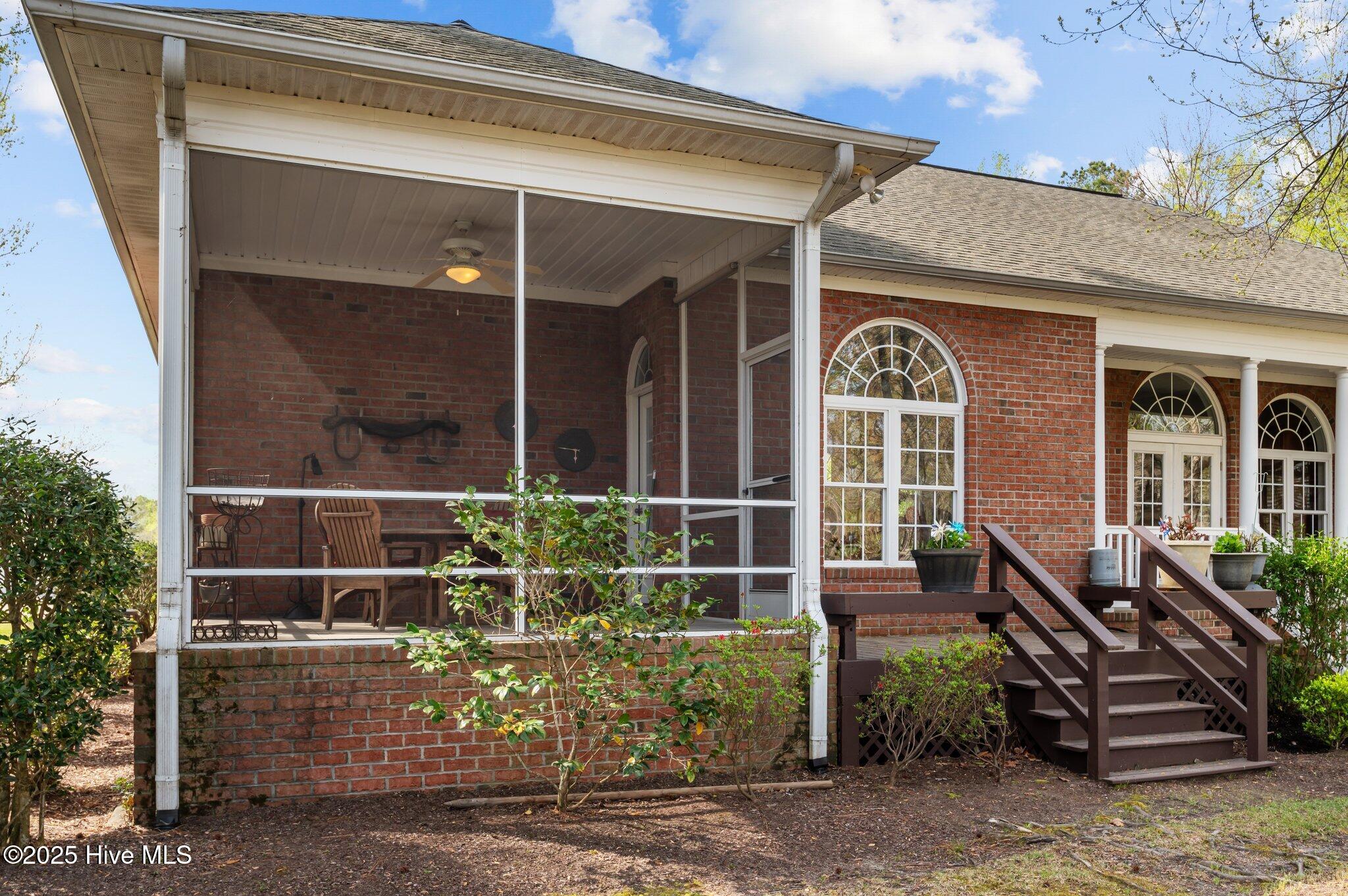 105 Neuse Drive Chocowinity, NC 27817 - Photo 5 of 60 52-web-or-mls-LHV_8746