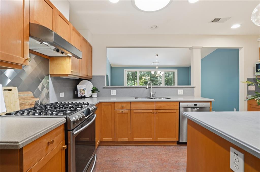 2702 Pangborn Road Decatur, GA 30033 - Photo 12 of 38