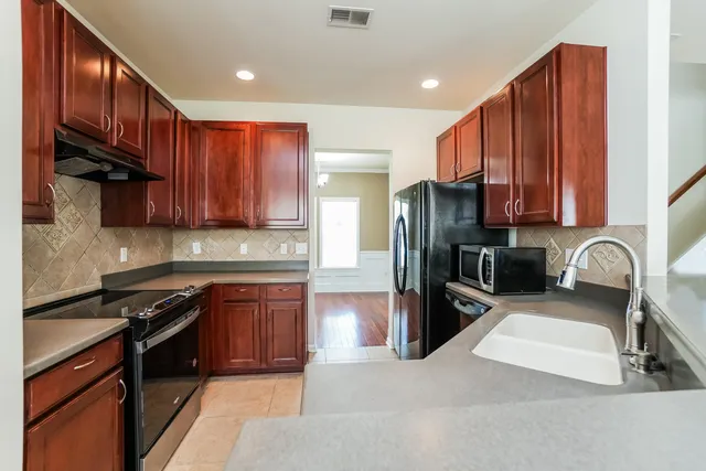 $2,300 | 614 Parkwood Drive, Goose Creek, SC 29445