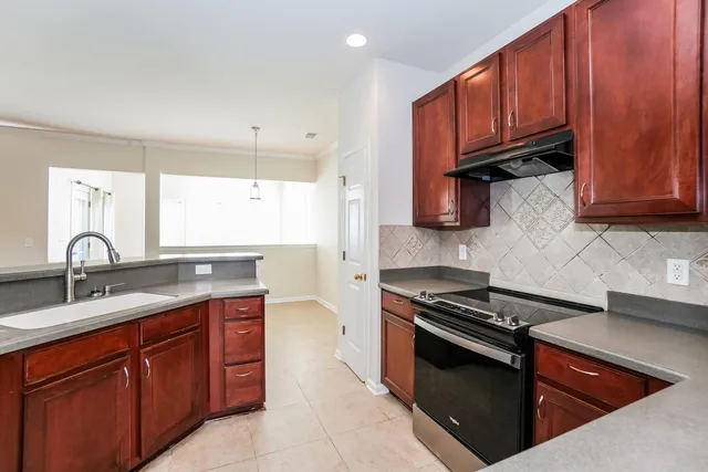 $2,300 | 614 Parkwood Drive, Goose Creek, SC 29445