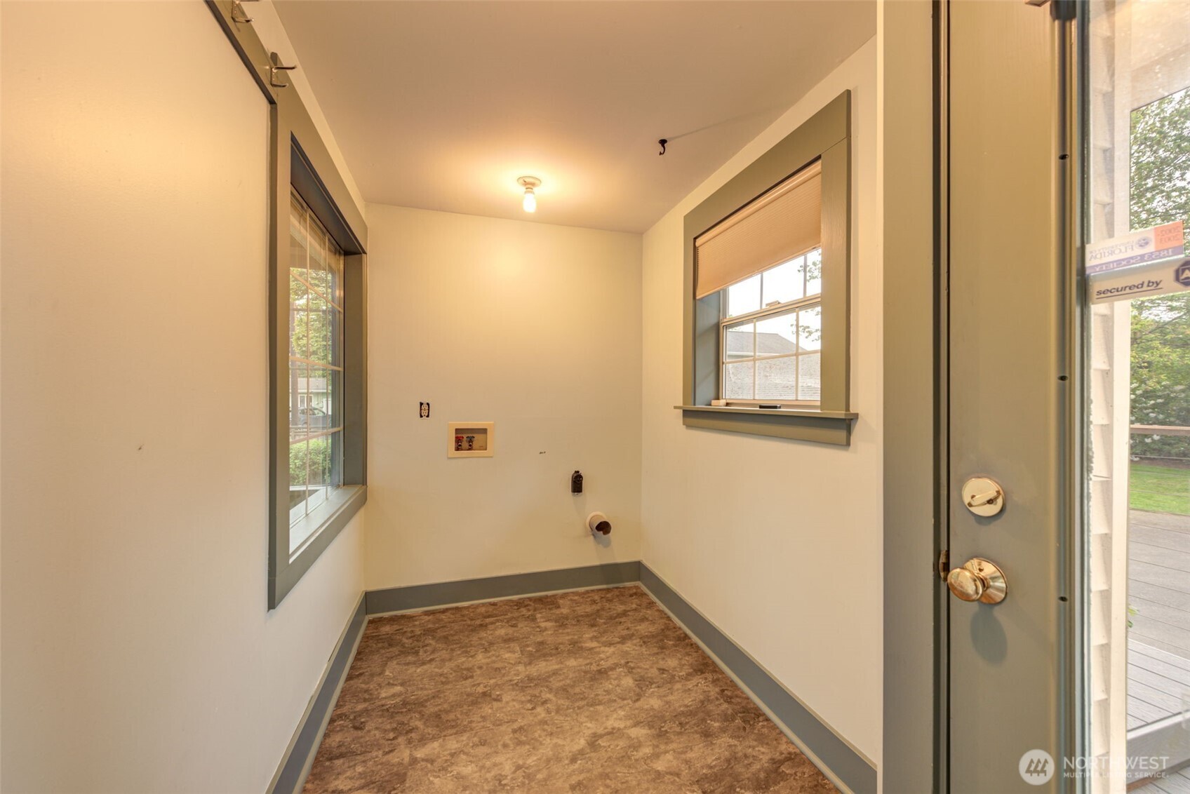 654 West Main Street Monroe, WA 98272 - Photo 18 of 40 a view of an empty room and a window