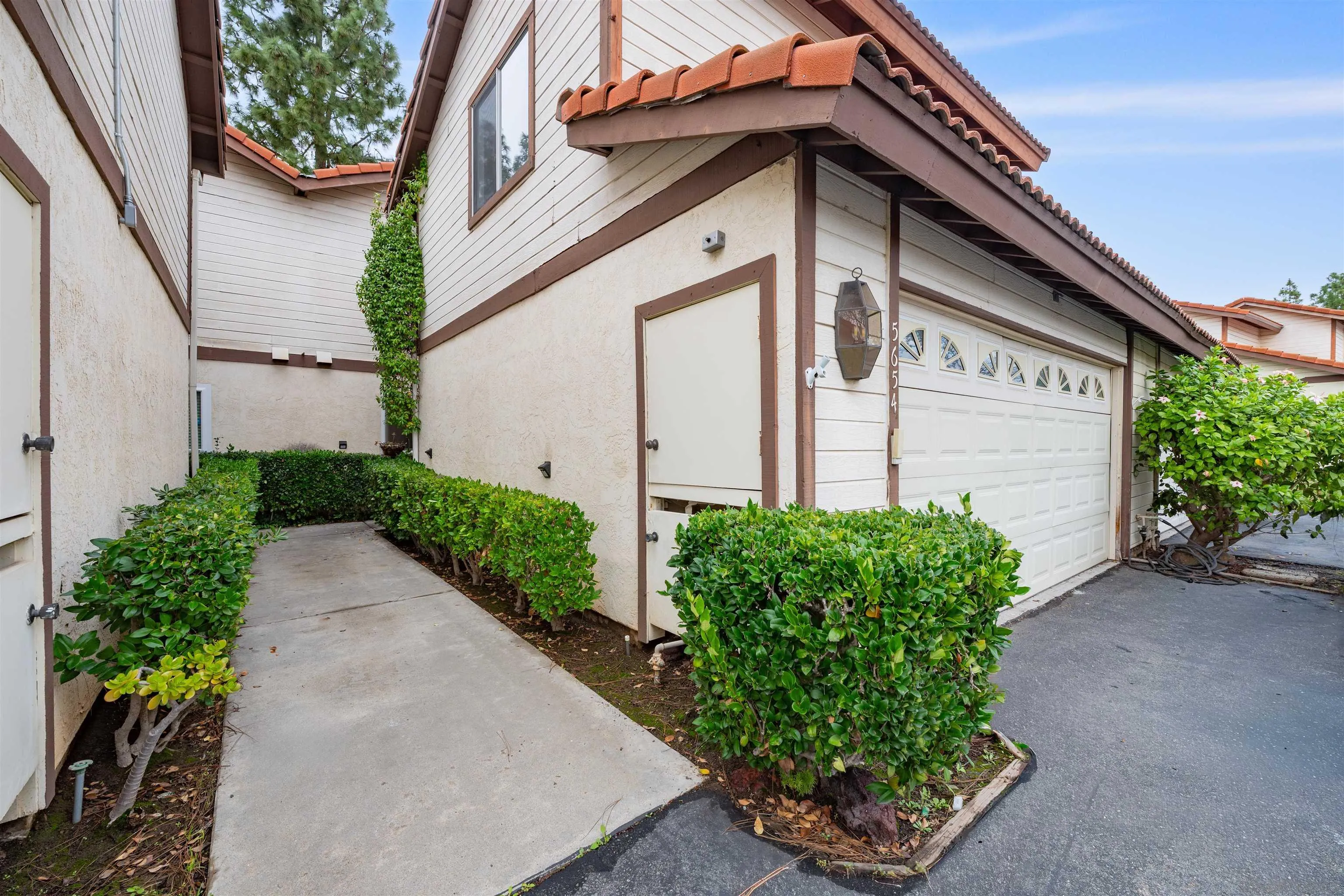 5654 Tumbleweed Way Oceanside, CA 92057 - Photo 2 of 31