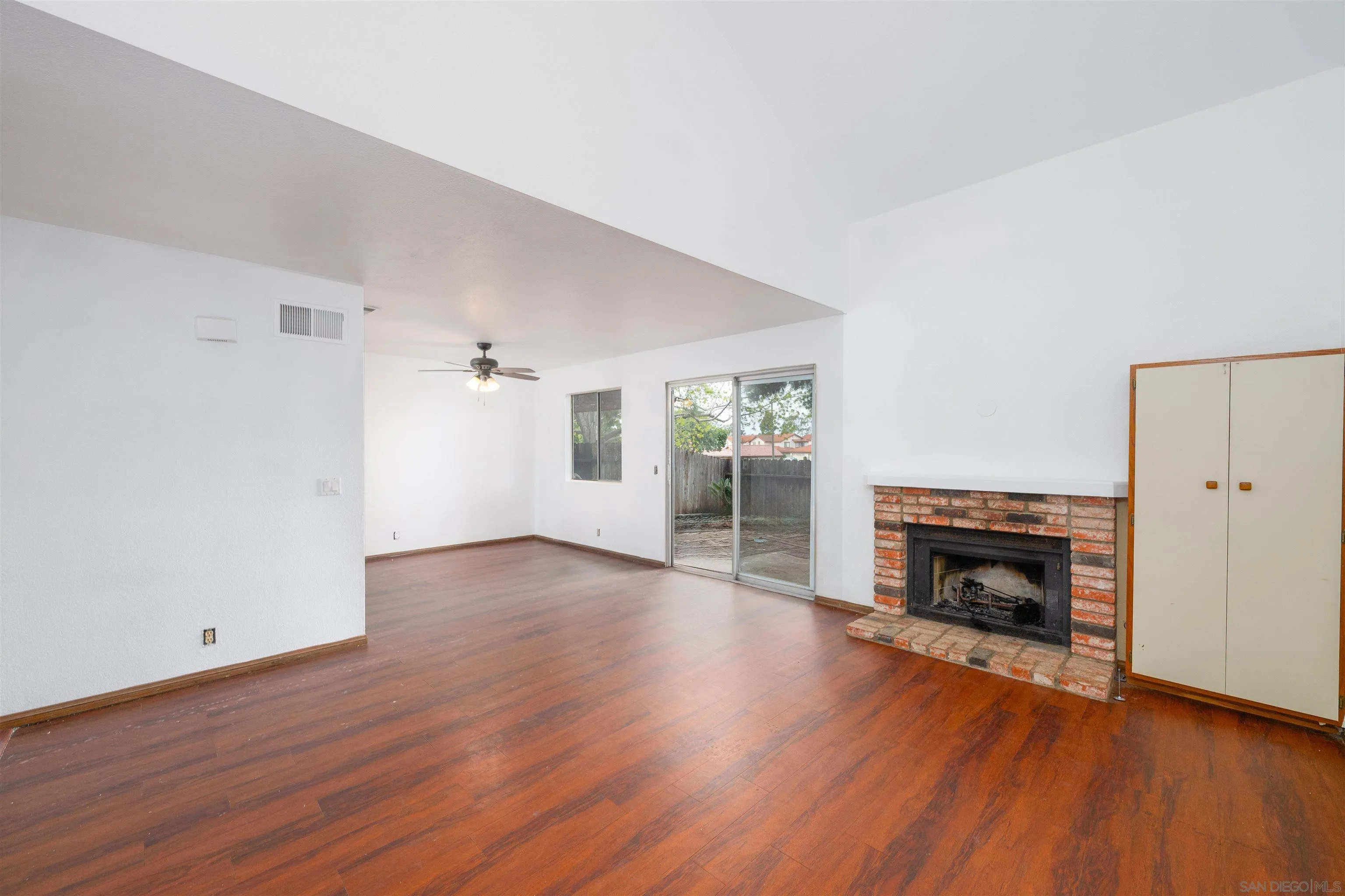 5654 Tumbleweed Way Oceanside, CA 92057 - Photo 9 of 31