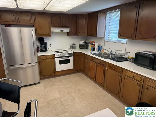 $2,400 | 4132 West Chew Street, Allentown, PA 18104