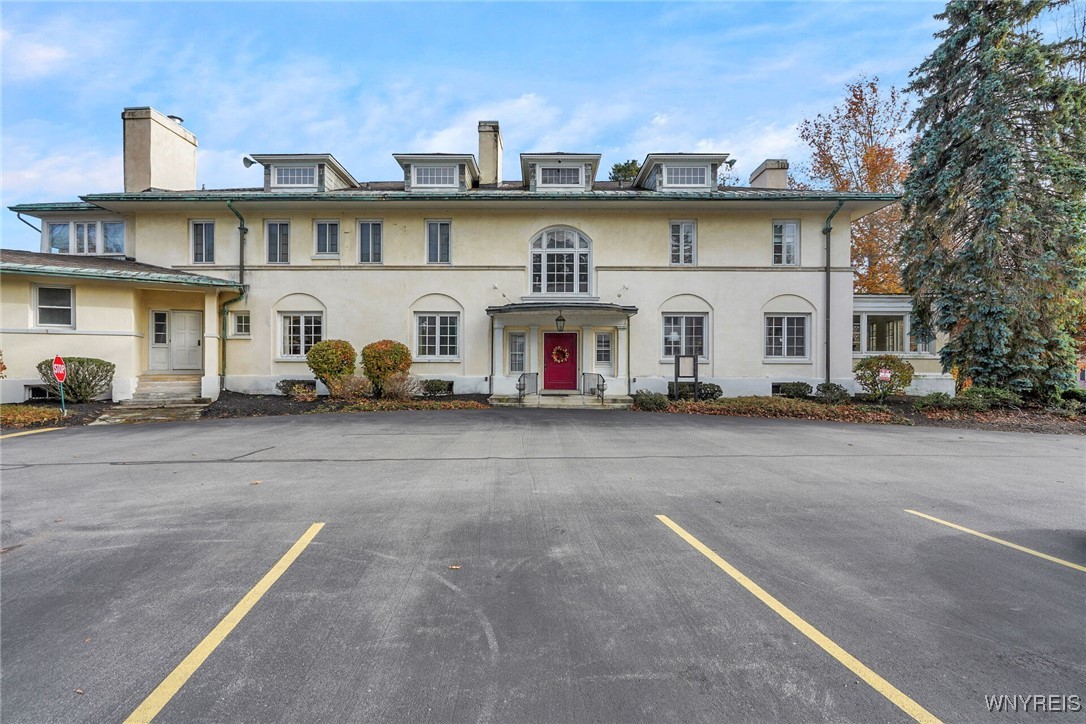 270 Buffalo Road, Unit 86 East Aurora, NY 14052 - Photo 26 of 30 Mansion Parking