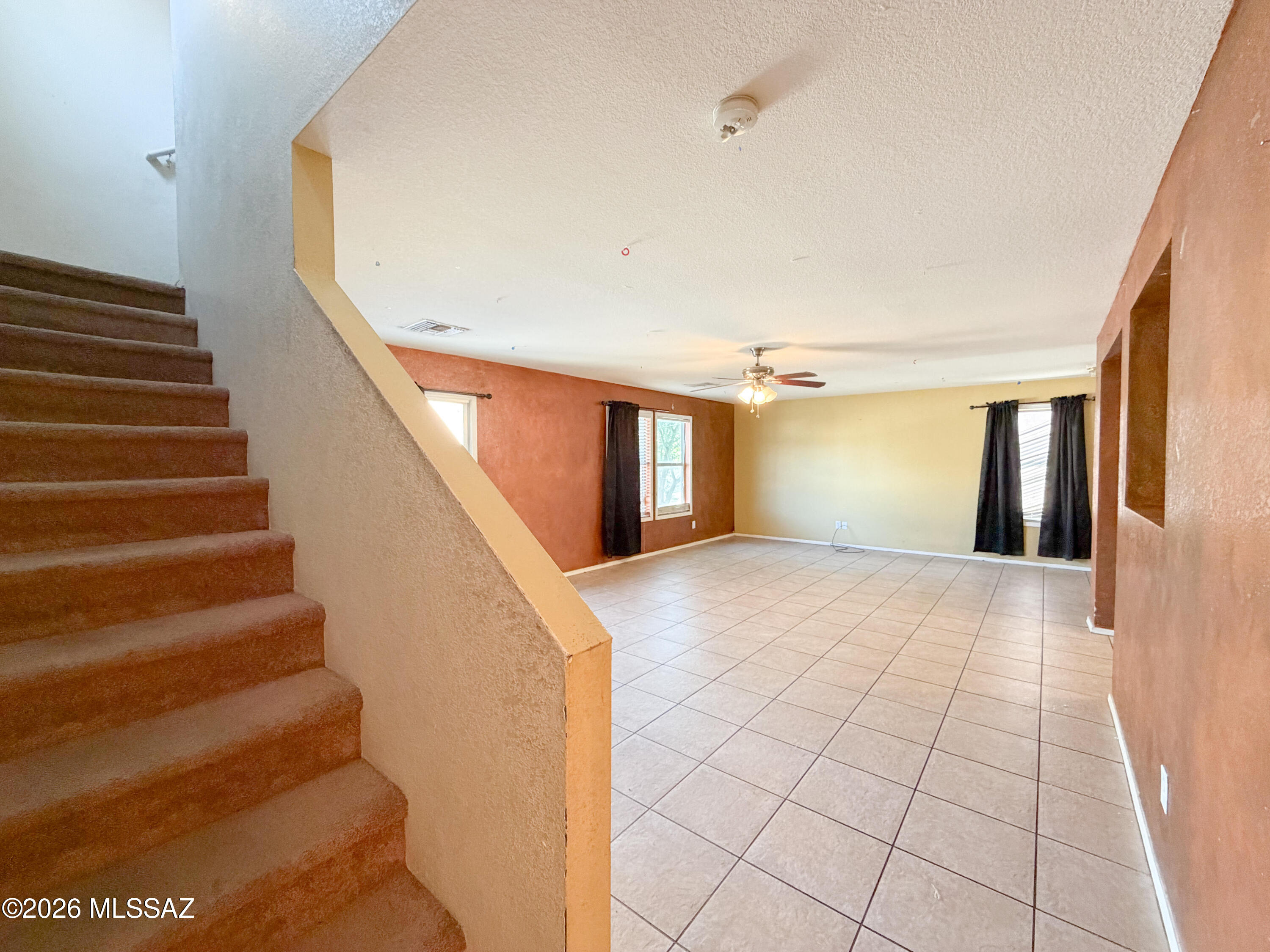 5779 South Manta Ray Road Tucson, AZ 85706 - Photo 9 of 30 a view of an entryway