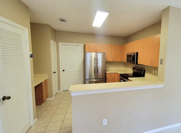 $2,300 | 401 Belmont Place, Boynton Beach, FL 33436