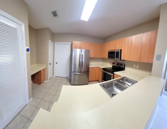 $2,300 | 401 Belmont Place, Boynton Beach, FL 33436