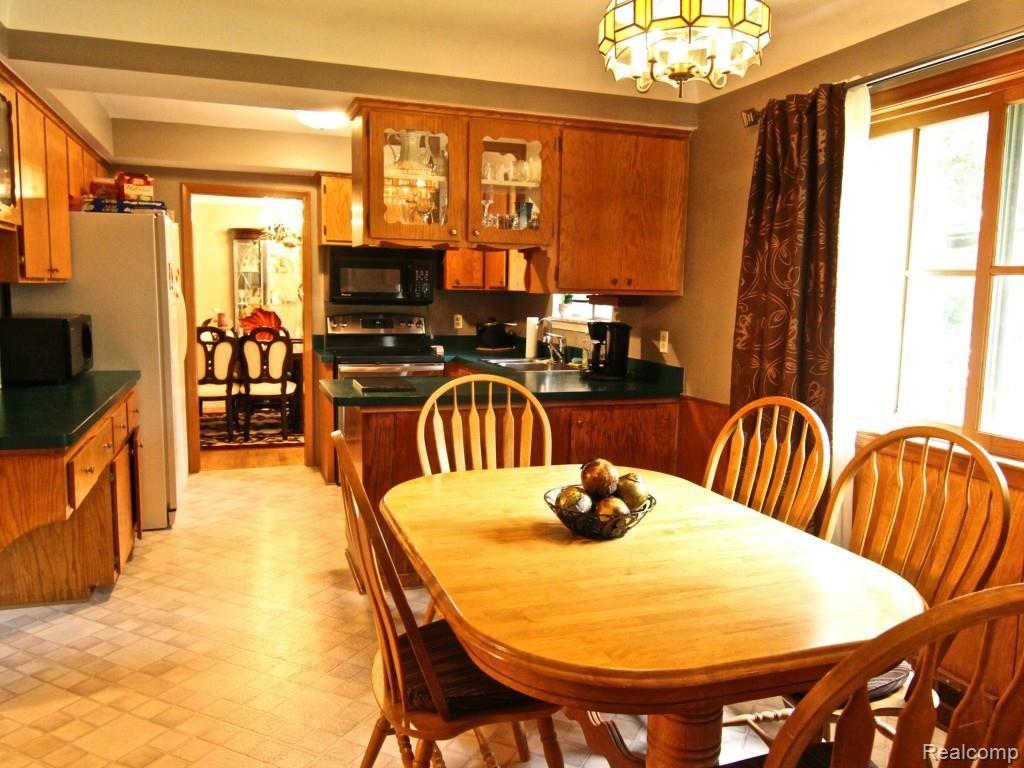 672 Old Perch Road Rochester, MI 48309 - Photo 15 of 52 IMG_1993.jpg