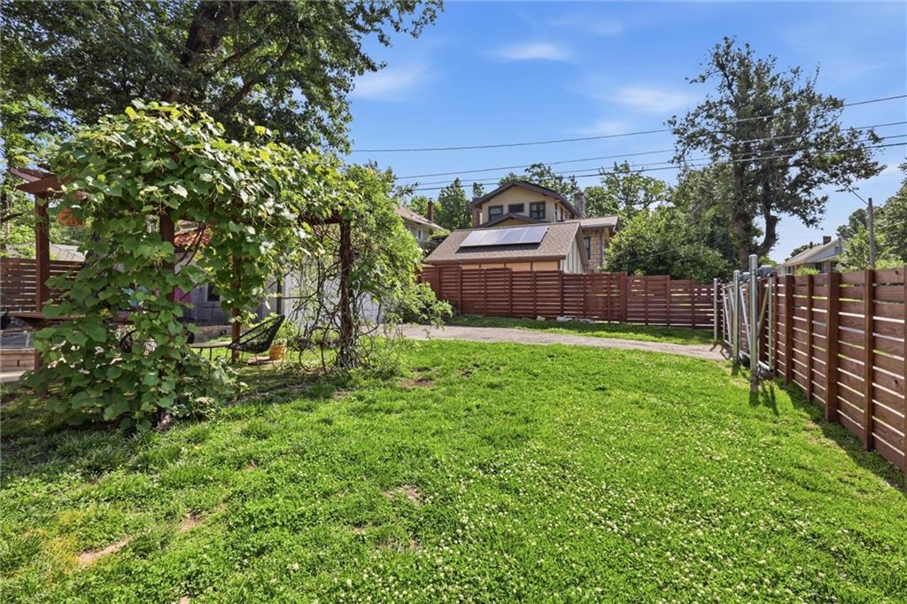 5745 Rockhill Road Kansas City, MO 64110 - Photo 41 of 48