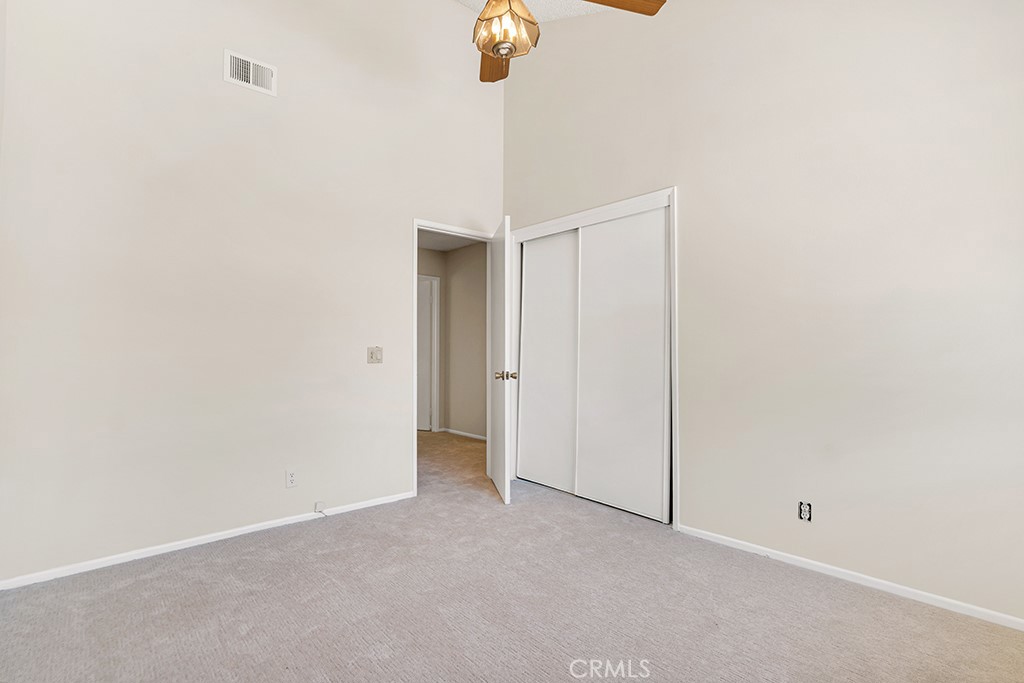 905 Thistlegate Road Oak Park, CA 91377 - Photo 22 of 34