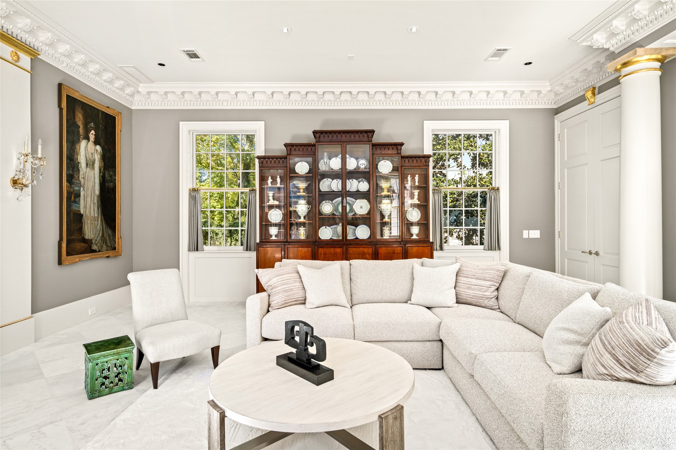 6024 Memorial Drive Houston, TX 77007 - Photo 11 of 46 a living room with furniture and a large window
