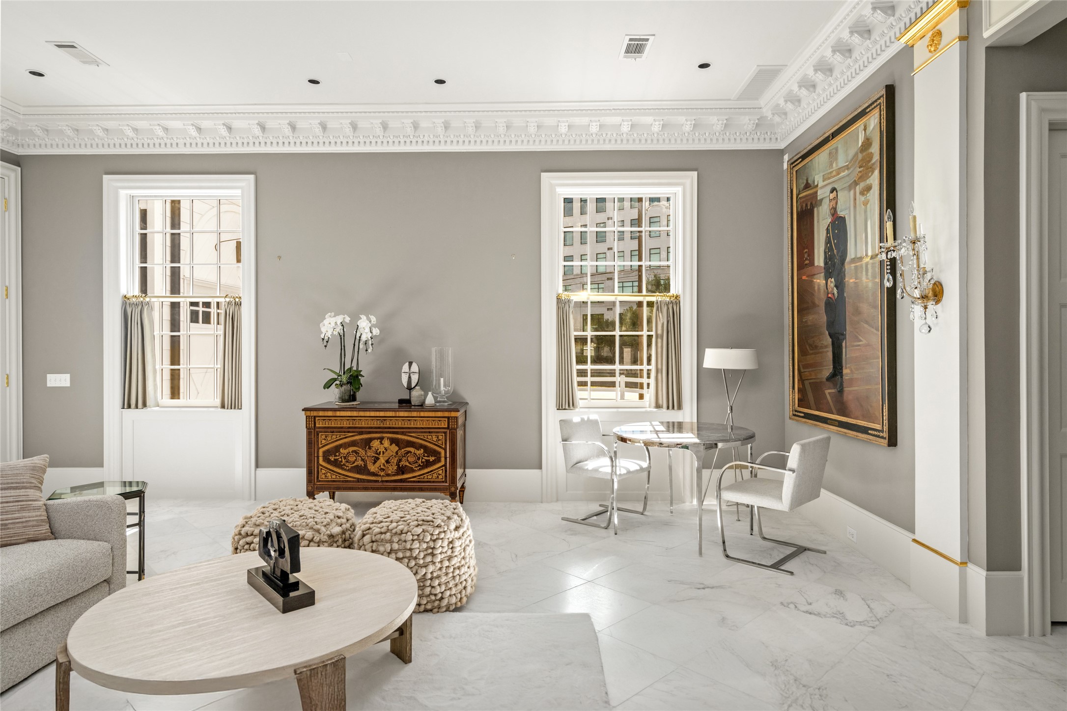 6024 Memorial Drive Houston, TX 77007 - Photo 13 of 46 a living room with furniture and window