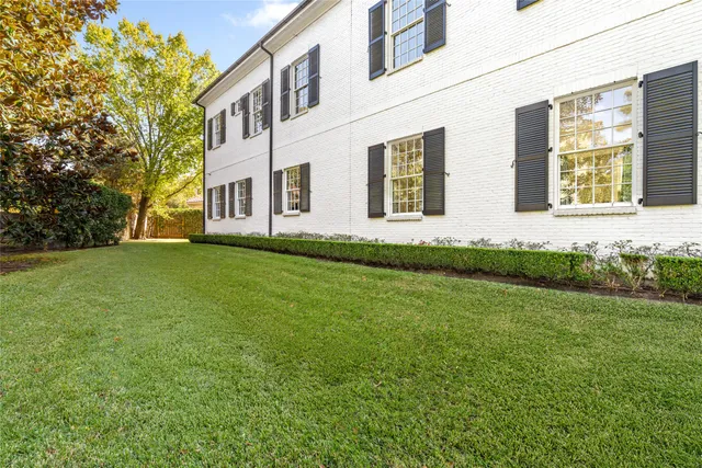 $2,595,000 | 6024 Memorial Drive, Houston, TX 77007