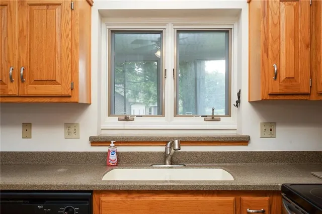 $265,000 | 212 Edgewood Drive, Wellsville, KS 66092