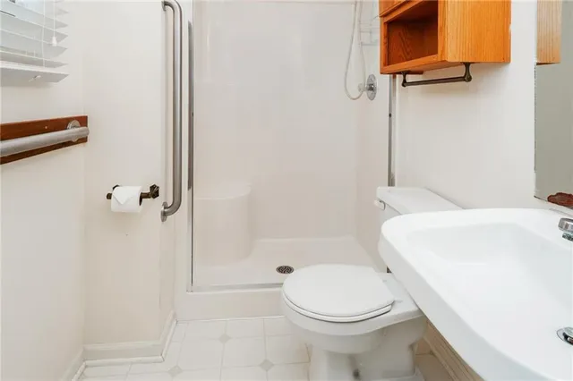 $265,000 | 212 Edgewood Drive, Wellsville, KS 66092