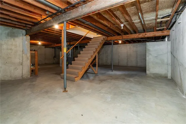 $265,000 | 212 Edgewood Drive, Wellsville, KS 66092