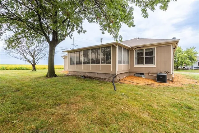 $265,000 | 212 Edgewood Drive, Wellsville, KS 66092