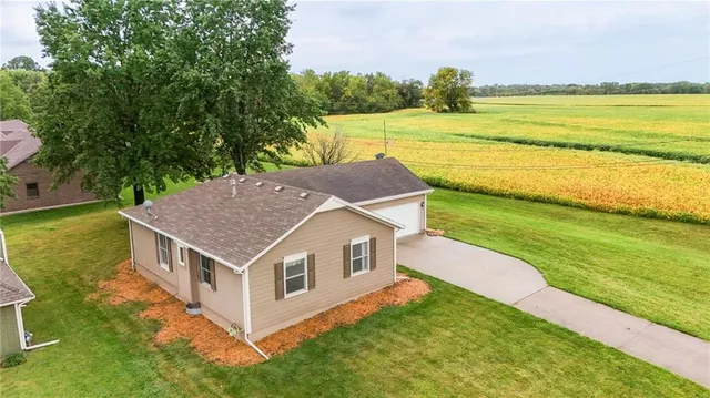 $265,000 | 212 Edgewood Drive, Wellsville, KS 66092