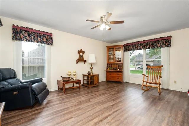 $265,000 | 212 Edgewood Drive, Wellsville, KS 66092