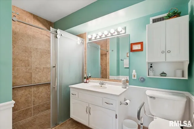 $119,500 | 1800 7th Street, Unit 2A, East Moline, IL 61244