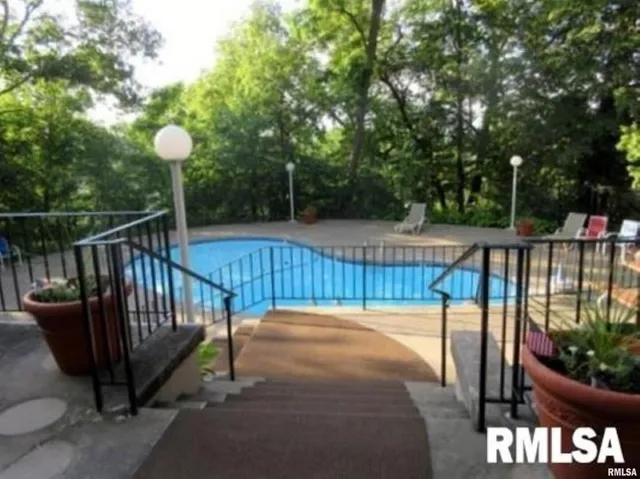 $119,500 | 1800 7th Street, Unit 2A, East Moline, IL 61244