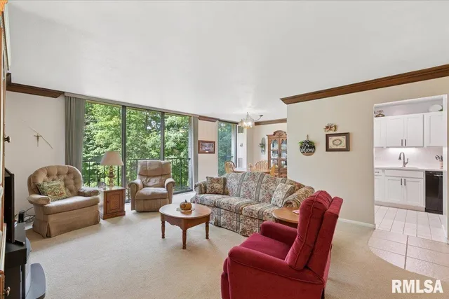 $114,900 | 1800 7th Street, Unit 2A, East Moline, IL 61244